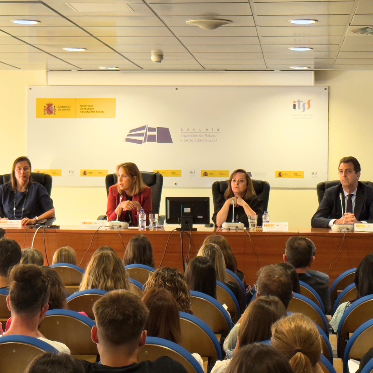 A directora da ITSS no inicio do curso selectivo
