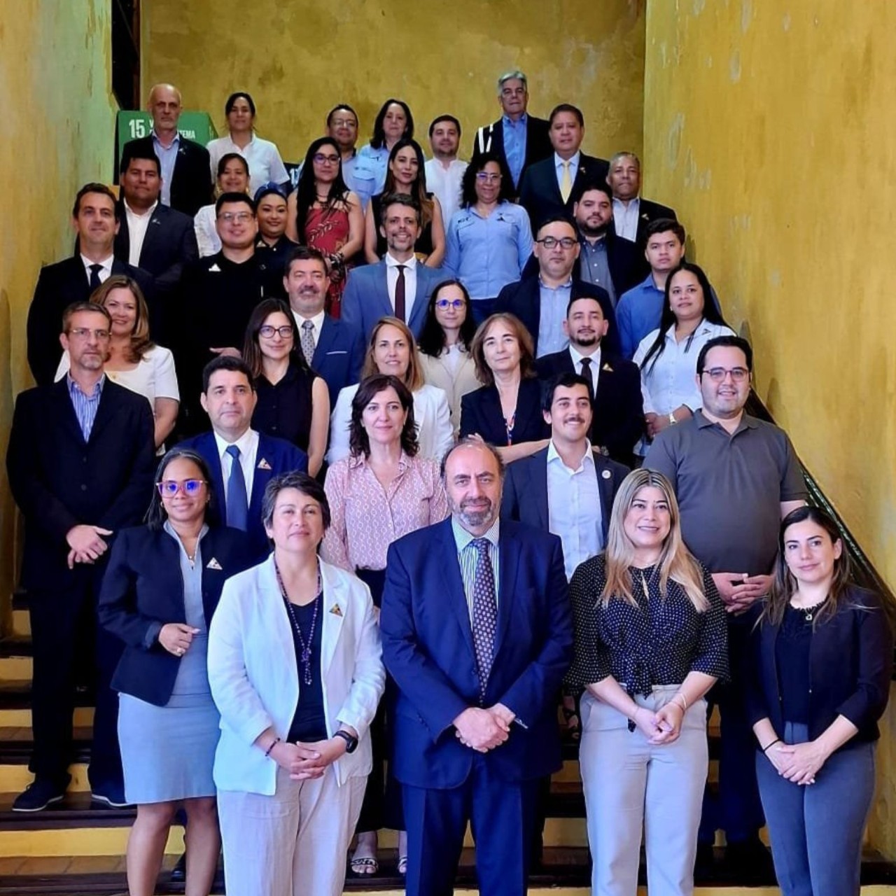 Plantilla cuadrada Noticias web - 1